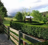 Wychwood Garden  Nursery - Accommodation Bookings