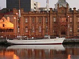 May Queen - Accommodation Bookings 0