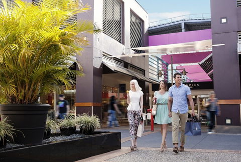 Harbour Town Outlet Shopping Centre - Accommodation Bookings 3