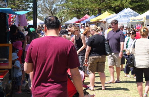 Broadbeach Beachfront Markets - Accommodation Bookings 1