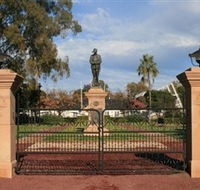 Dalby War Memorial and Gates - Accommodation Bookings