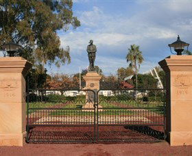 Dalby War Memorial And Gates - Accommodation Bookings 0