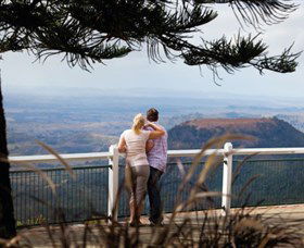 Picnic Point Lookout And Parkland - Accommodation Bookings 0