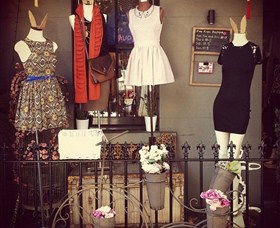 Frou Frou Designs - Accommodation Bookings 0