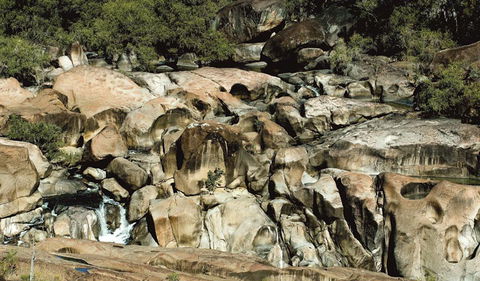 Macintyre Falls Lookout - Accommodation Bookings 2