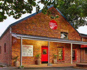 Bright Chocolate - Accommodation Bookings 0
