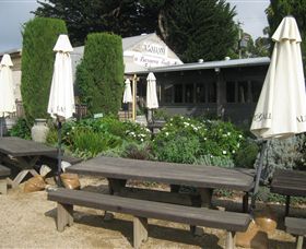 T'Gallant Winemakers - Accommodation Bookings 1