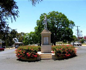 Goombungee War Memorial - Accommodation Bookings 0