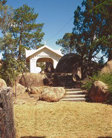 Stanthorpe Soldiers Memorial - Accommodation Bookings 1