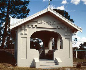 Stanthorpe Soldiers Memorial - Accommodation Bookings 0