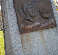 Thunderbolt's Statue and Constable Walker Memorial - Accommodation Bookings
