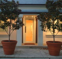 Australian Galleries - Roylston Street - Accommodation Bookings