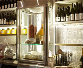East Coast Lounge - Accommodation Bookings 0