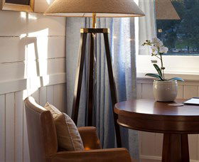 East Coast Lounge - Accommodation Bookings 4