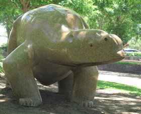Sculpture Garden Campbelltown - Accommodation Bookings 3