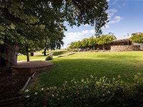 Howard Vineyard - Accommodation Bookings 2