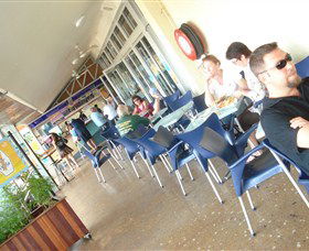Beachfront Hotel - Accommodation Bookings 3