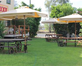 Francis Hotel Thallon - Accommodation Bookings 1