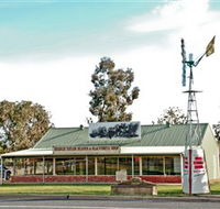 Headlie Taylor Header and Blacksmiths Shop - Accommodation Bookings
