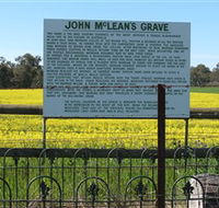 John McLeans Memorial - Accommodation Bookings