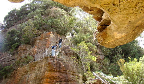 Three Sisters - Honeymoon Bridge - Accommodation Bookings 1