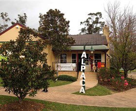 Australian Alpaca Barn - Hunter Valley Gardens - Accommodation Bookings 0