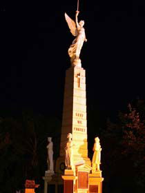 Cenotaph And Memorial Gates - Accommodation Bookings 0