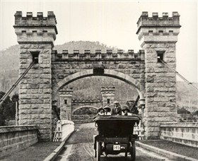 The Hampden Bridge Experience - Accommodation Bookings 1