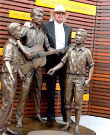 Bee Gees Way - Accommodation Bookings 1