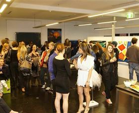 Bondi Art Lounge - Accommodation Bookings 0