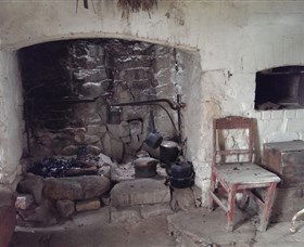 The Early Settlers Hut - Accommodation Bookings 3