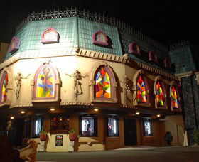 Draculas Cabaret Restaurant - Accommodation Bookings 0