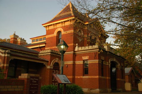 Visit Benalla Tours - Accommodation Bookings 4