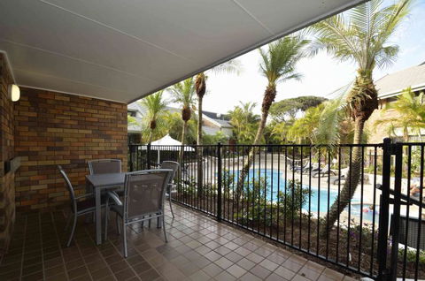 Glen Eden Beach Resort - Accommodation Bookings 1