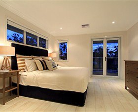 The Beach House Sanctuary Point - Accommodation Bookings 1