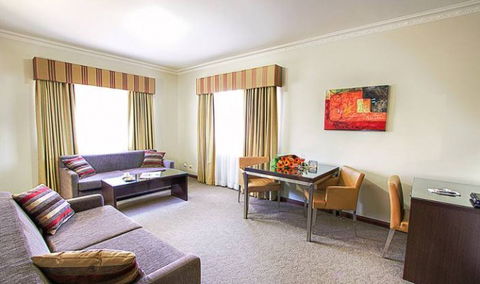 Governor Macquarie Motor Inn - Accommodation Bookings 6