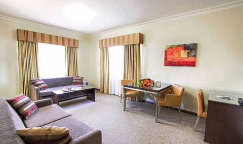 Governor Macquarie Motor Inn - Accommodation Bookings 8