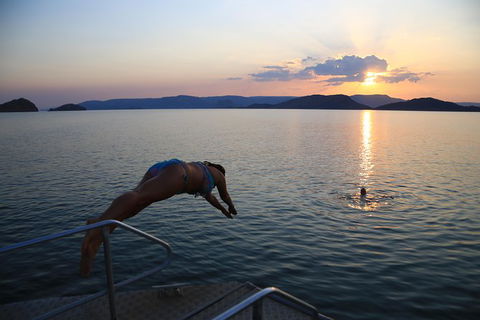 Lake Argyle Sunset Magic Cruise Departing Lake Argyle - Accommodation Bookings 5
