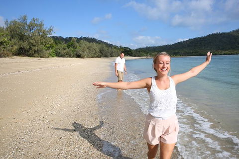 1-Night Whitsundays Tour By Catamaran With Paradise Cove Resort From Airlie Beach - Accommodation Bookings 0