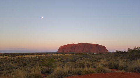 Uluru (Ayers Rock) Sunset With Outback Barbecue Dinner And Star Tour - Accommodation Bookings 2