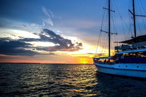 Darwin Sunset Dinner Cruise On Cape Adieu - Accommodation Bookings 3