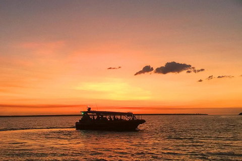 Tropical Light Tropical Bite - Twilight Cruise And CHOW Dinner - Accommodation Bookings 3