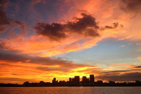 Tropical Light Tropical Bite - Twilight Cruise And CHOW Dinner - Accommodation Bookings 10