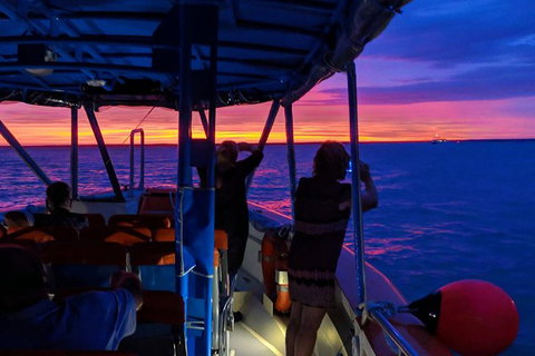 Tropical Light Tropical Bite - Twilight Cruise And CHOW Dinner - Accommodation Bookings 9