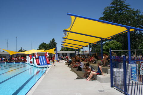 Holland Park Pool - Accommodation Bookings 2