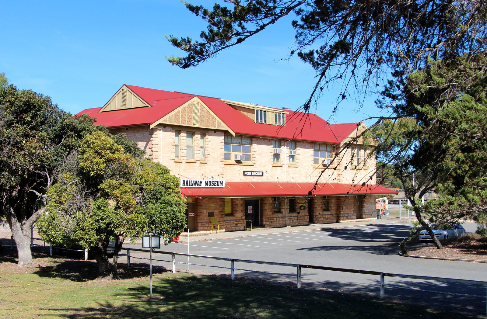  Accommodation Bookings