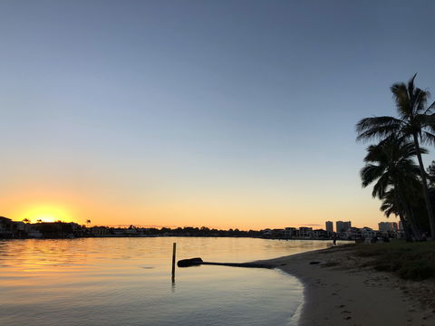 Surf In Paradise - Accommodation Bookings 1