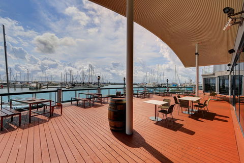 Hervey Bay Boat Club - Accommodation Bookings 1
