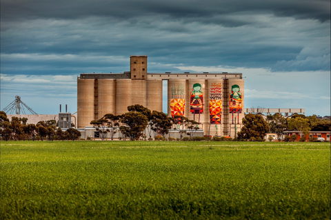 PUBLIC Silo Trail: Merredin - Accommodation Bookings 1