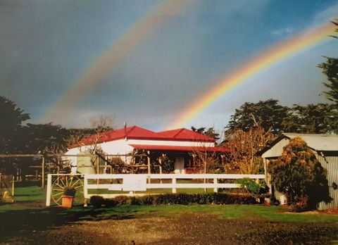 Stefani Hilltop Gallery - Accommodation Bookings 0